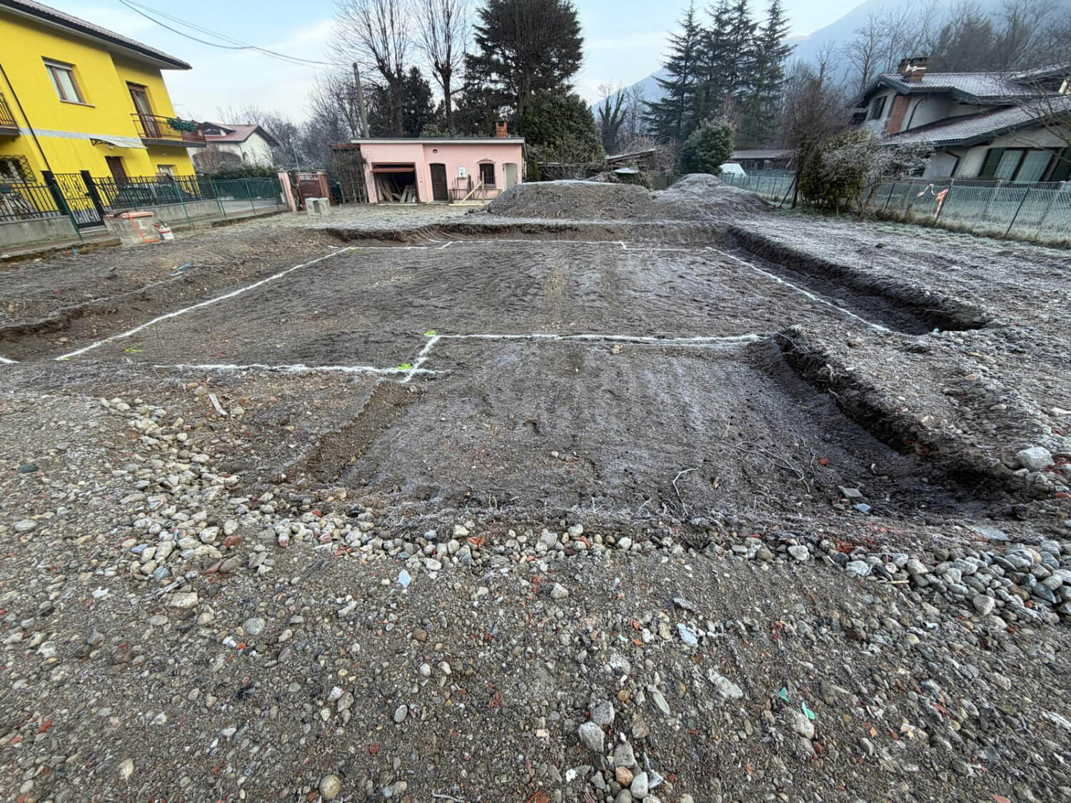 Demolizione e ricostruzione villa privata  a Besano