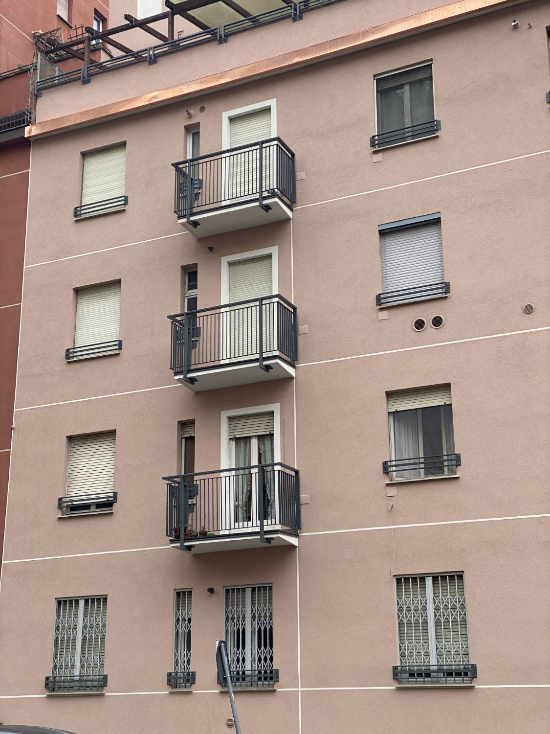 Manutenzione straordinaria via Cadolini 3 Milano