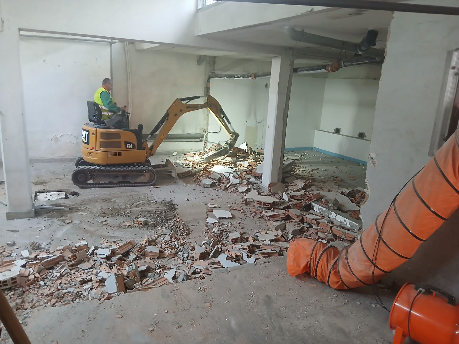 Strip out Via Jomelli, Milano